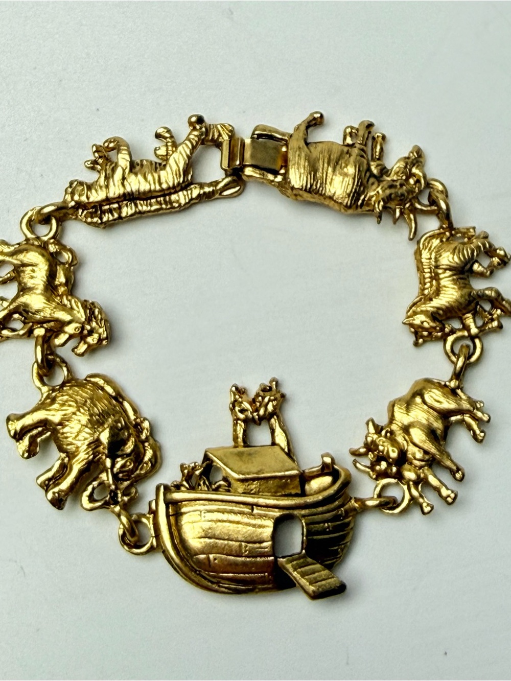 Gold Tone Noah’s Ark Animal Link Bracelet 7.5” Vintage Style